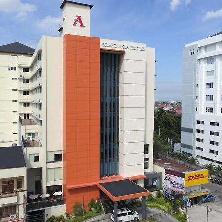 Grand Asia Hotel Makassar Buitenkant foto