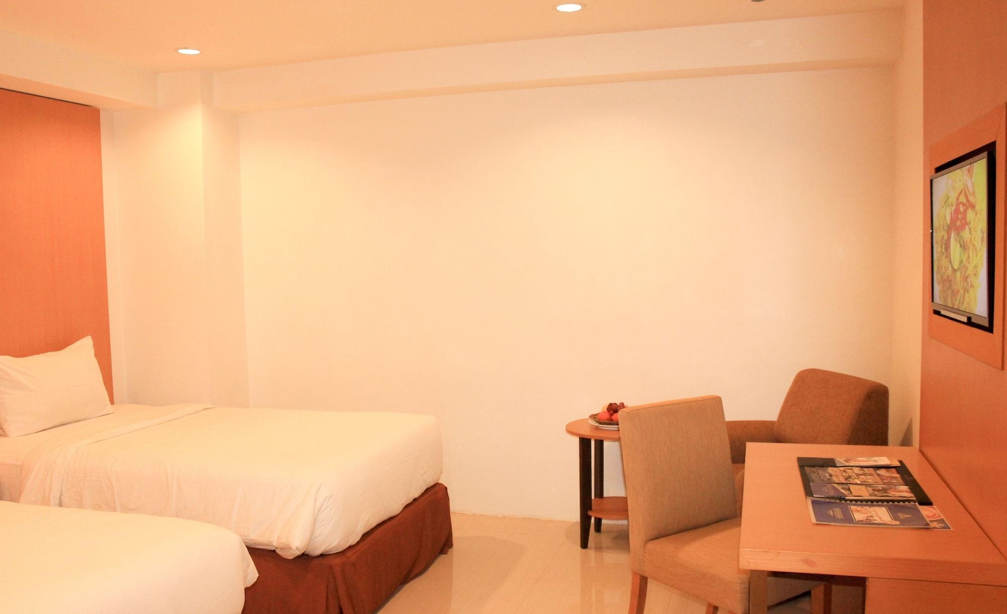 Grand Asia Hotel Makassar Buitenkant foto