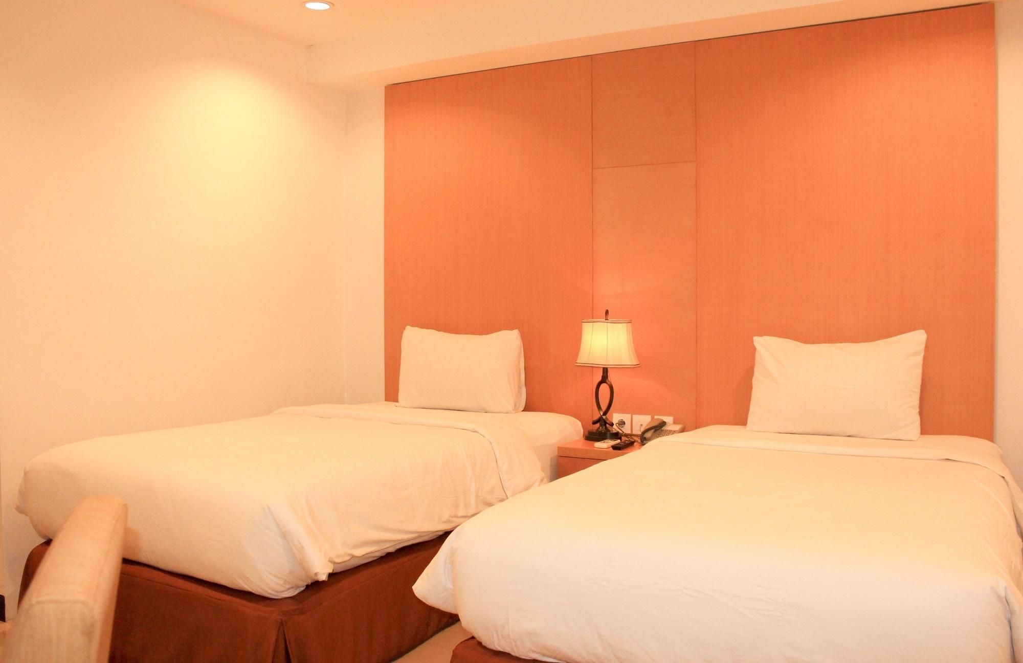 Grand Asia Hotel Makassar Buitenkant foto