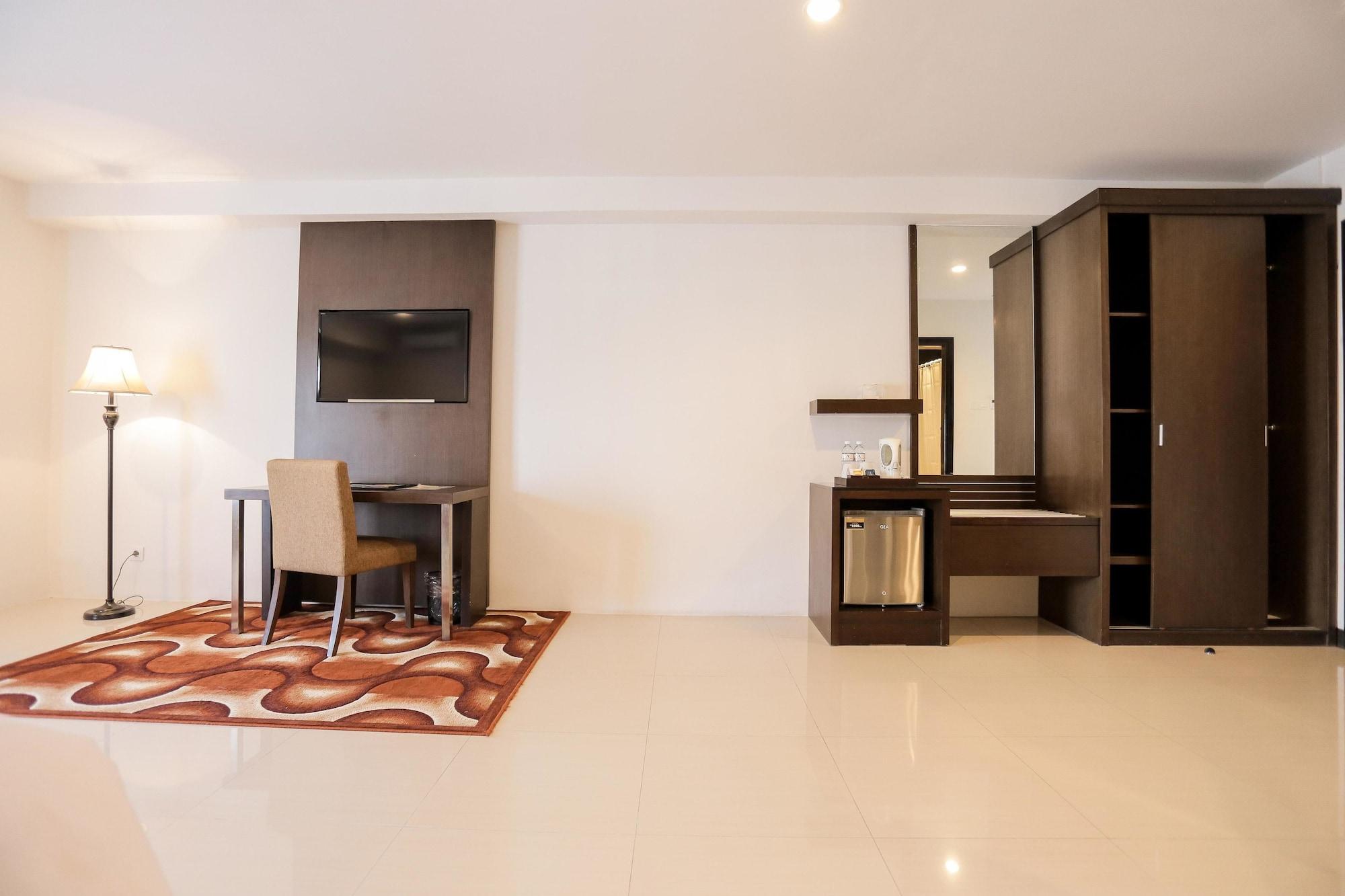 Grand Asia Hotel Makassar Buitenkant foto