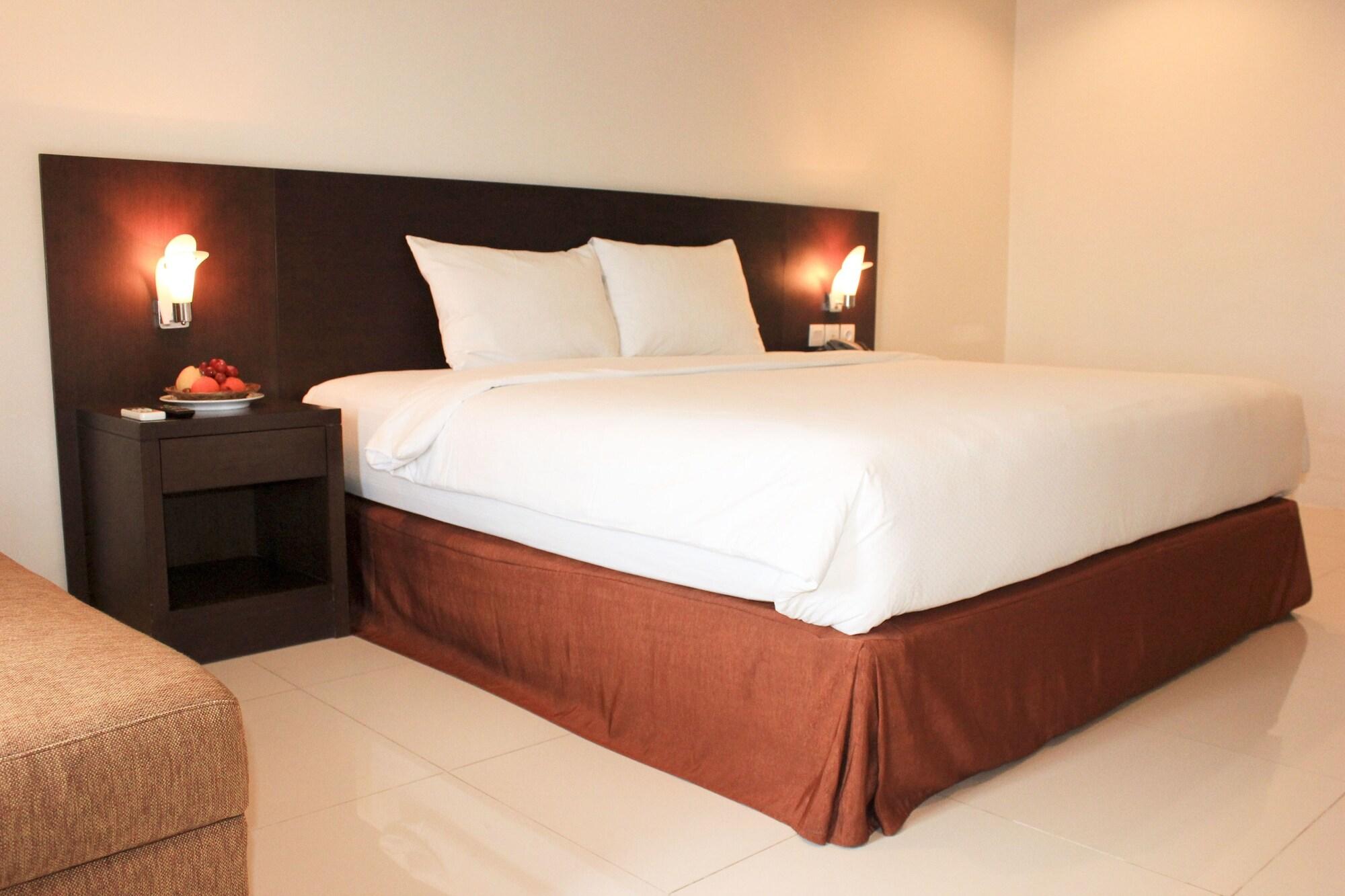 Grand Asia Hotel Makassar Buitenkant foto