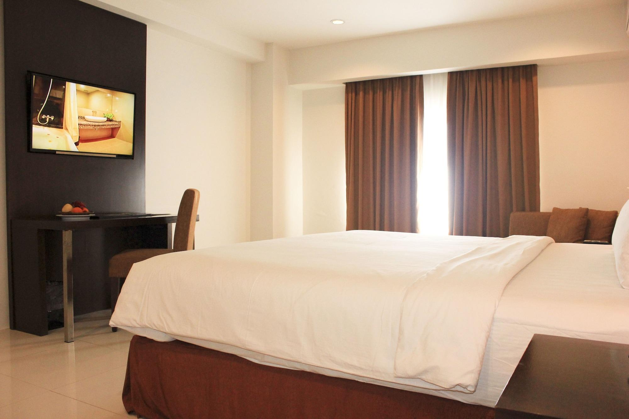Grand Asia Hotel Makassar Buitenkant foto