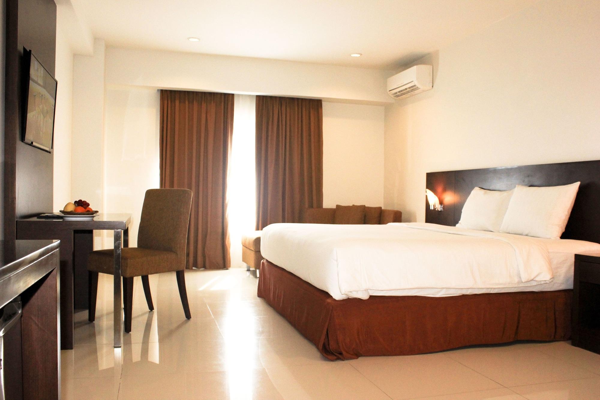 Grand Asia Hotel Makassar Buitenkant foto