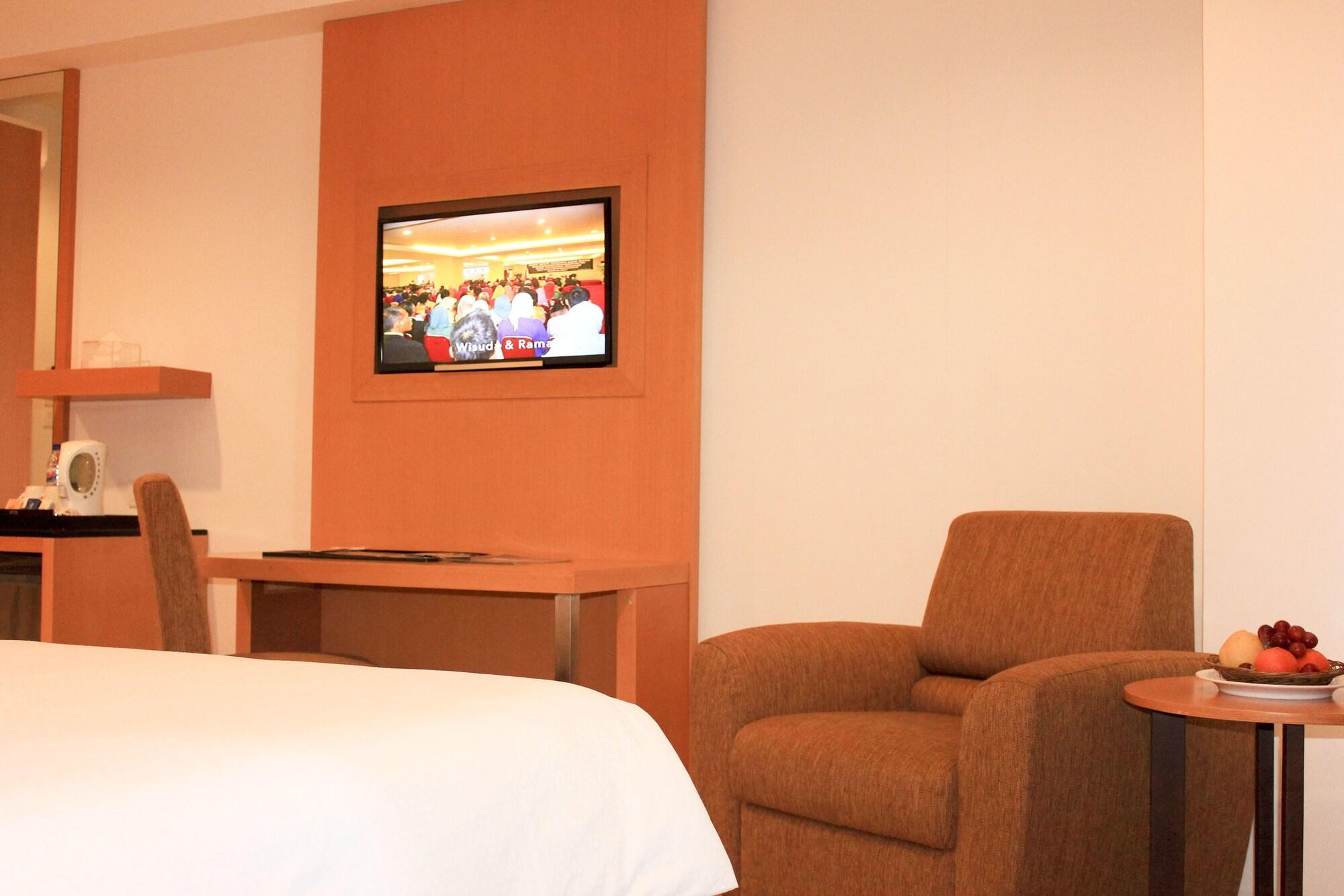 Grand Asia Hotel Makassar Buitenkant foto