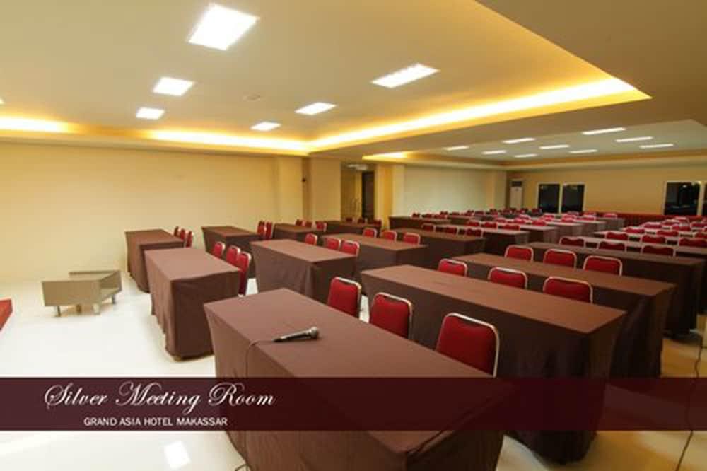 Grand Asia Hotel Makassar Buitenkant foto