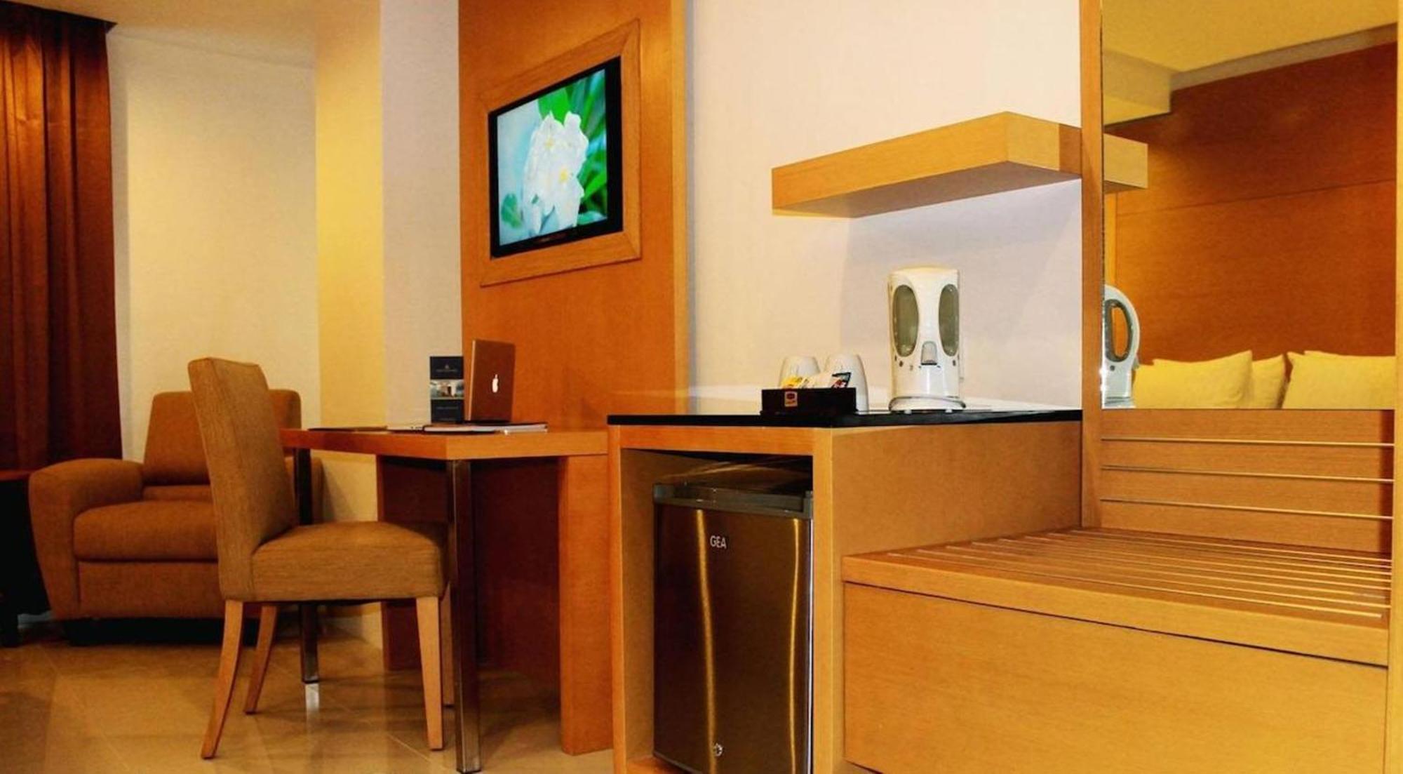Grand Asia Hotel Makassar Buitenkant foto