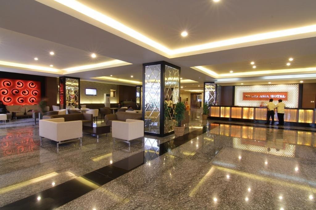 Grand Asia Hotel Makassar Buitenkant foto