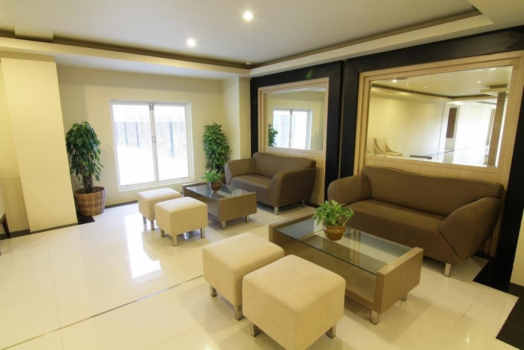 Grand Asia Hotel Makassar Buitenkant foto
