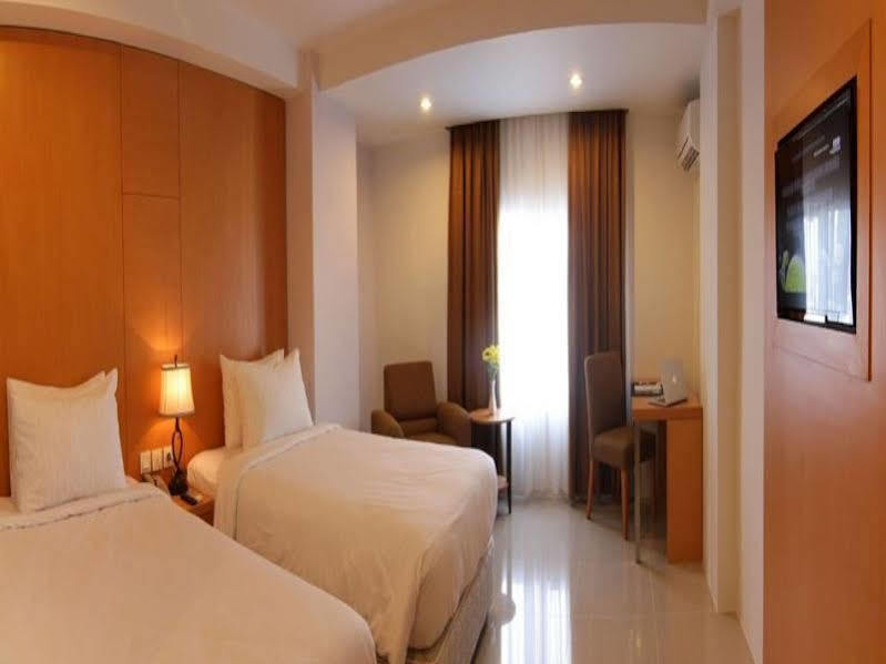 Grand Asia Hotel Makassar Buitenkant foto