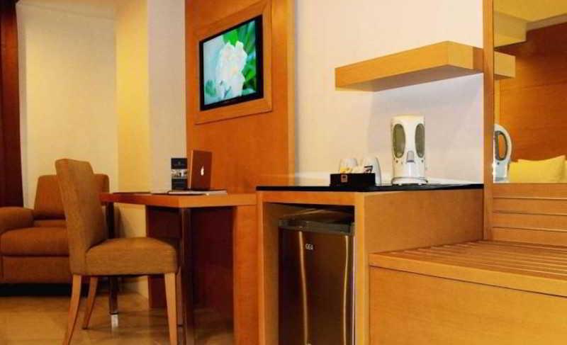 Grand Asia Hotel Makassar Buitenkant foto