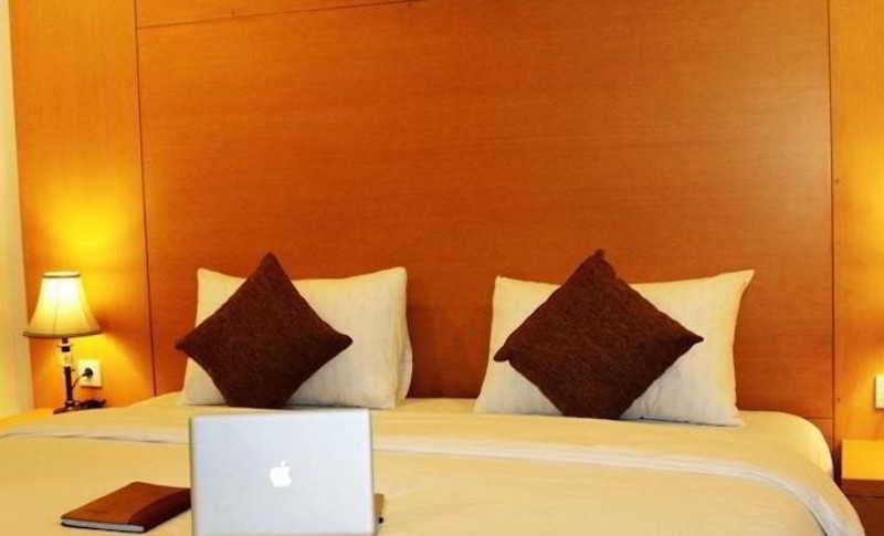 Grand Asia Hotel Makassar Buitenkant foto